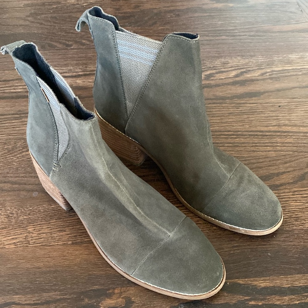 Tom’s Boots